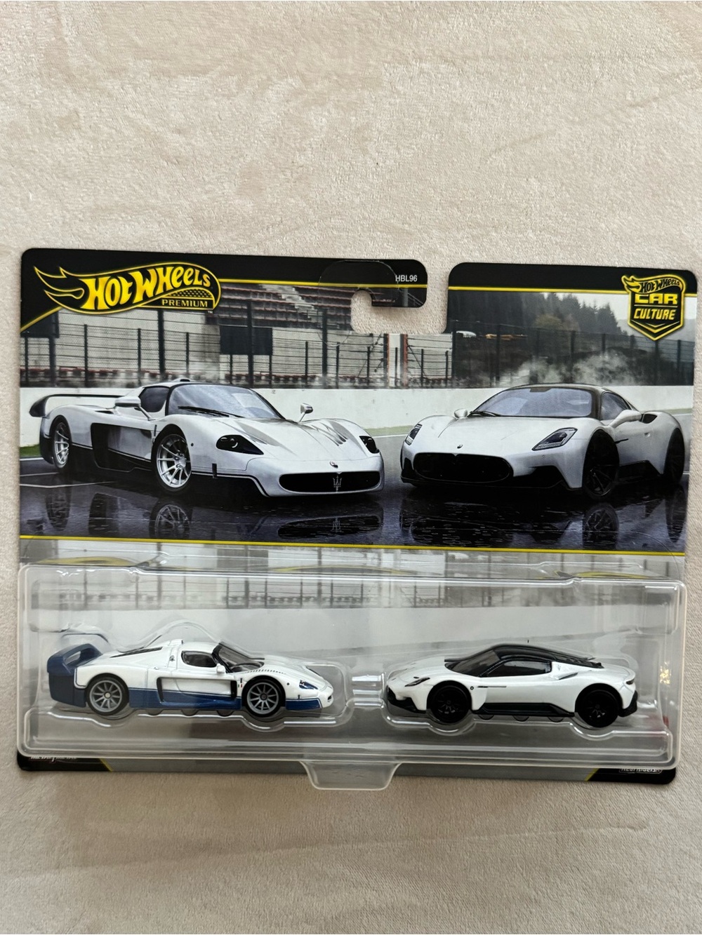 Hot Wheels Sports Car 2-Pack - Maserati MC12 & Maserati MC20- Collectibles